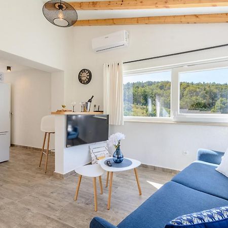 Holiday Home Likva - Sutivan - Island Of Brac Exterior photo